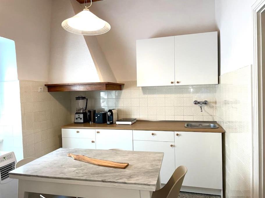 Historic Downtown Home By The Sea With King Bed Monterosso al Mare Luaran gambar